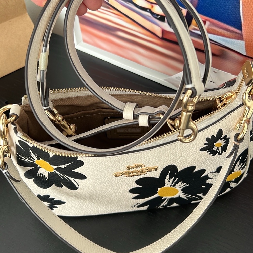 Retail $342 Coach shoulder bag with floral print - Picture 4 of 5